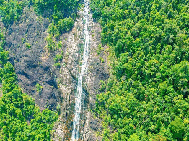 Private-Car-Bach-Ma-National-Park-Day-Tour-Anh-3
