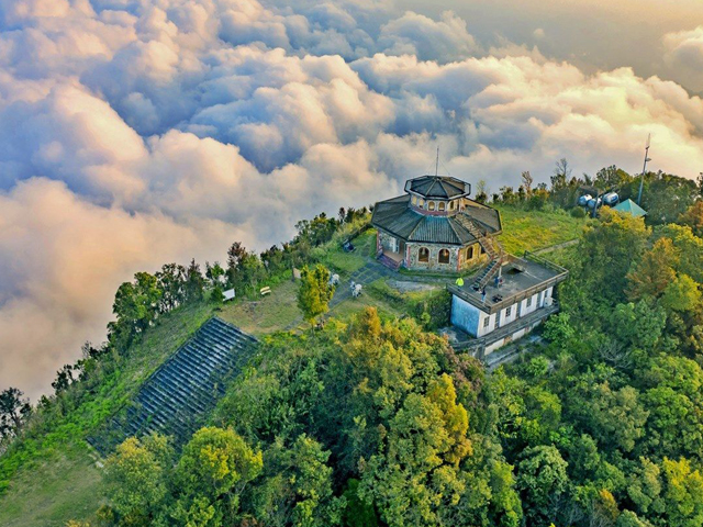 Private-Car-Bach-Ma-National-Park-Day-Tour-Anh-5