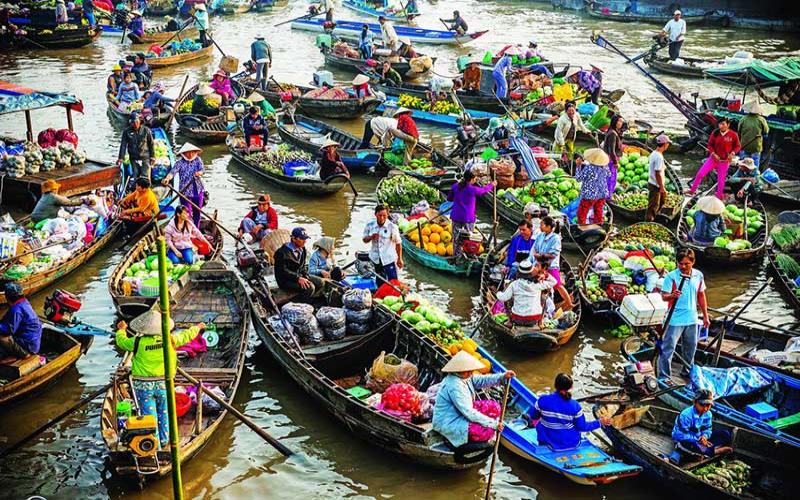 Cai Be floating market