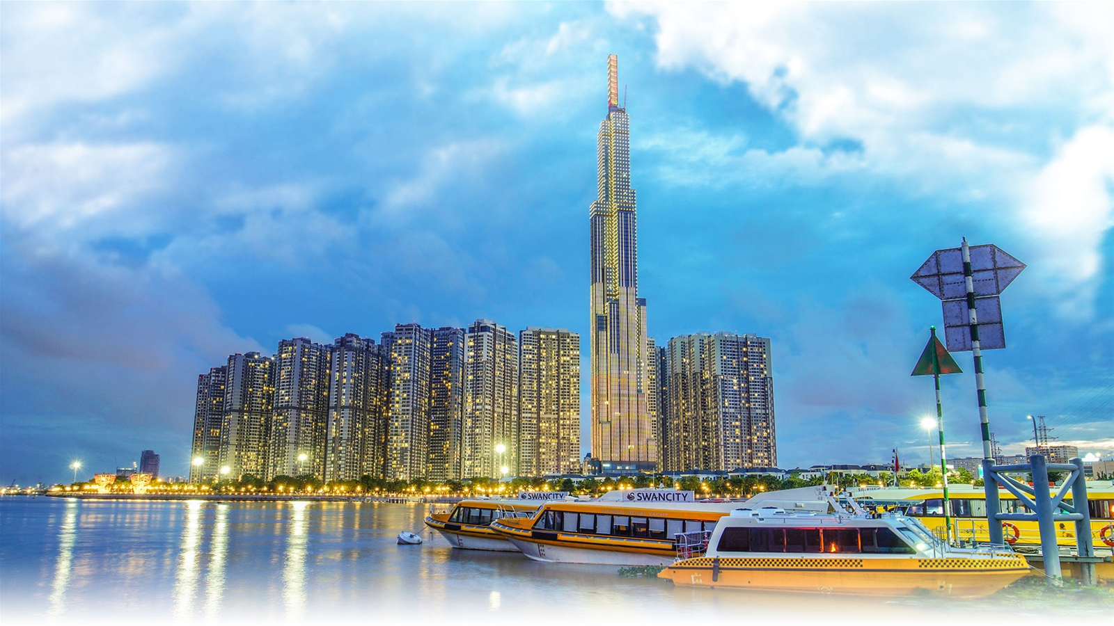PRIVATE CAR PHU MY PORT TO HCMC (Landmark 81)